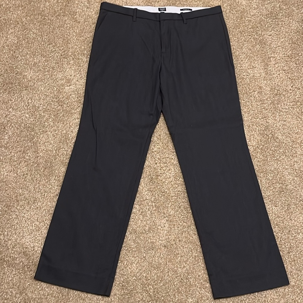 GAP Men’s Dark‎ Gray Plaid Dress Slacks